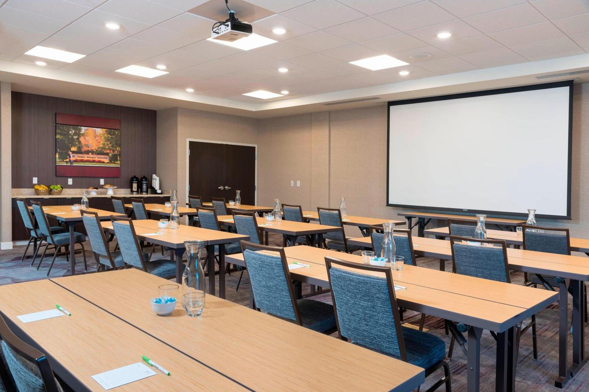 Courtyard By Marriott Mt. Pleasant At Central Michigan University Mount Pleasant Exterior foto
