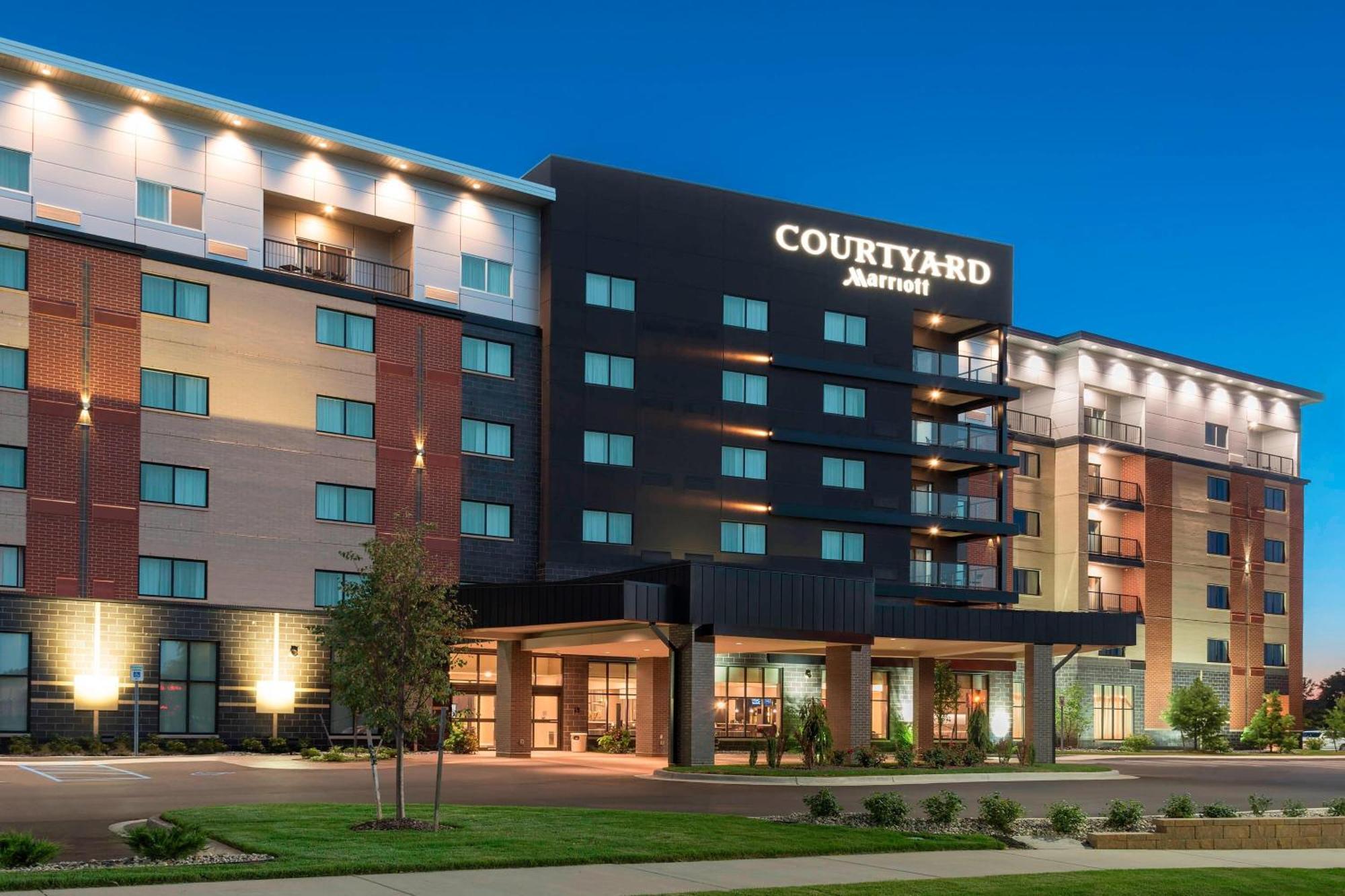 Courtyard By Marriott Mt. Pleasant At Central Michigan University Mount Pleasant Exterior foto