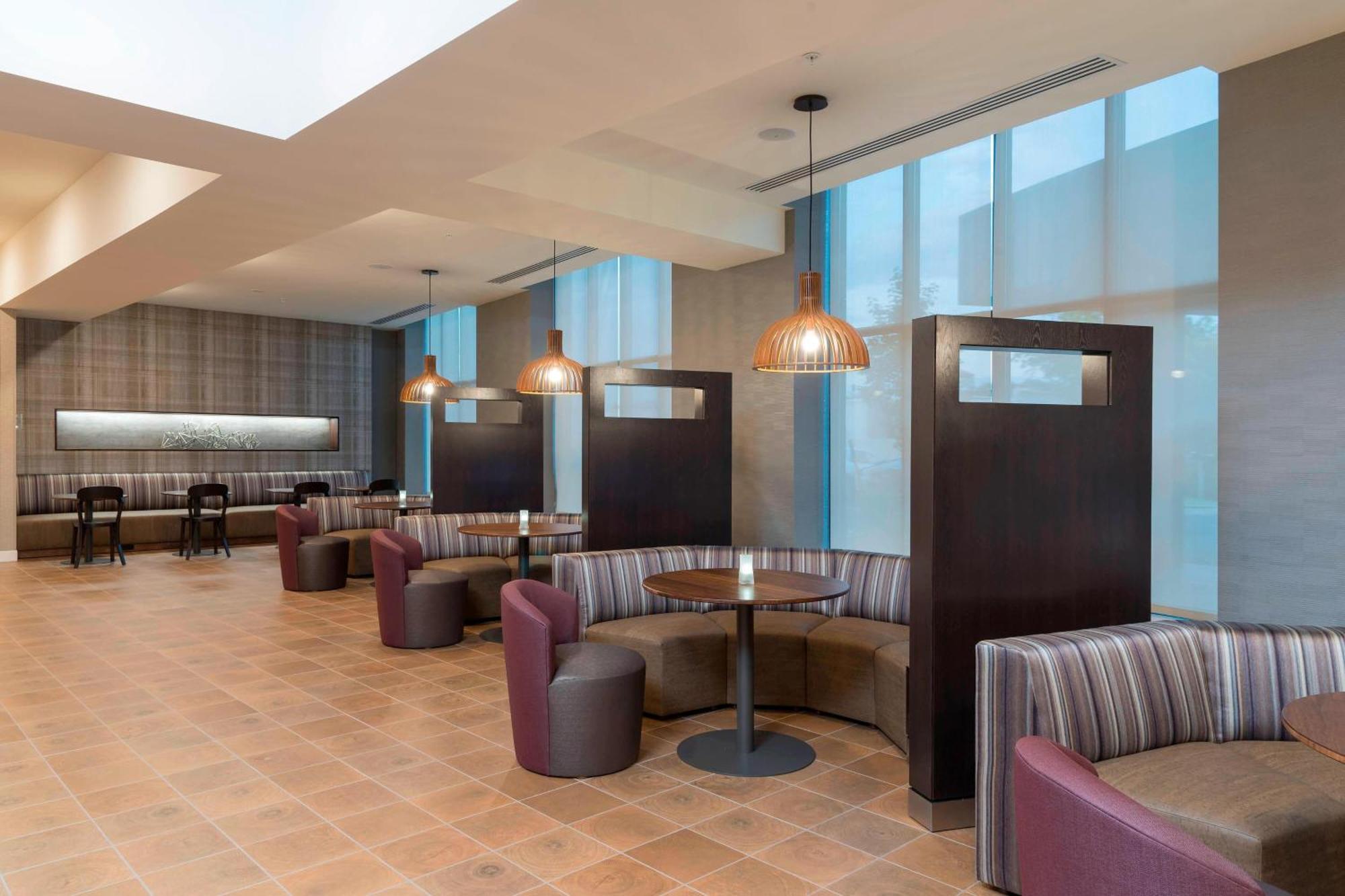 Courtyard By Marriott Mt. Pleasant At Central Michigan University Mount Pleasant Exterior foto
